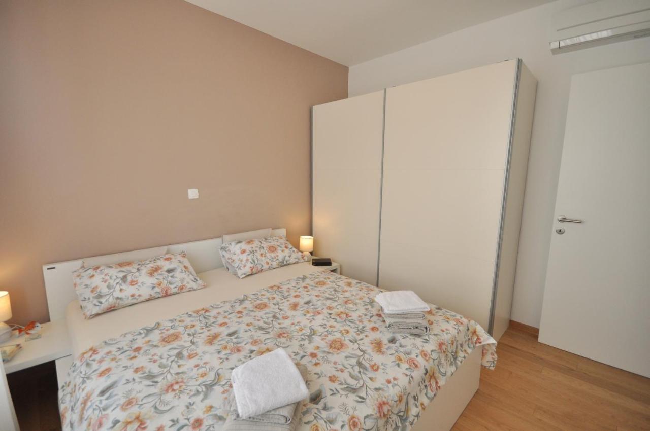 Apartment Carmen, Znjan, Split Exterior photo